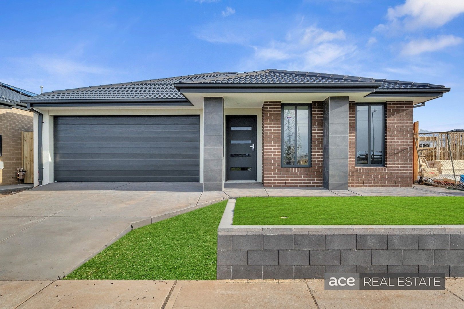 4 bedrooms House in 10 Glasgow Crescent TARNEIT VIC, 3029