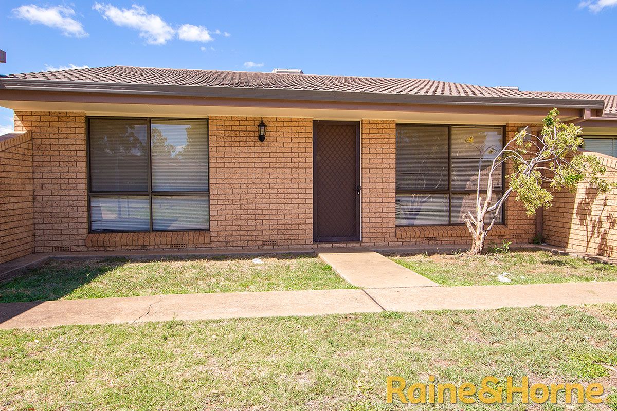 2/1 Forrest Crescent, Dubbo NSW 2830, Image 0