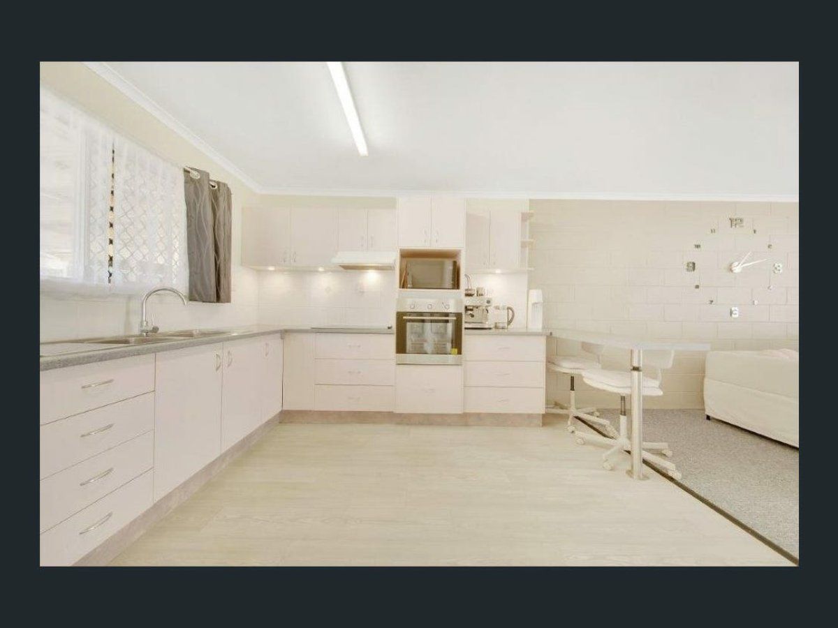 2 bedrooms Apartment / Unit / Flat in 2/9 McCann STREET SOUTH GLADSTONE QLD, 4680