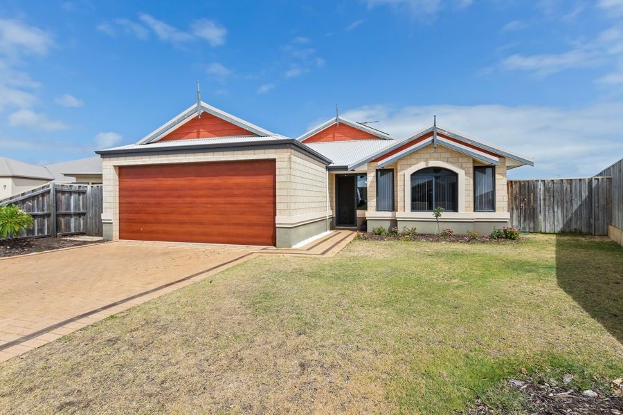 4 bedrooms House in 21 Tectona Way HALLS HEAD WA, 6210