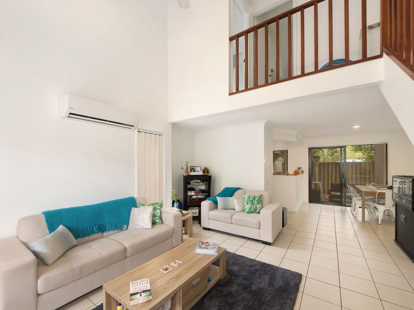 1001/1-15 Gentian Drive, Arundel QLD 4214, Image 2