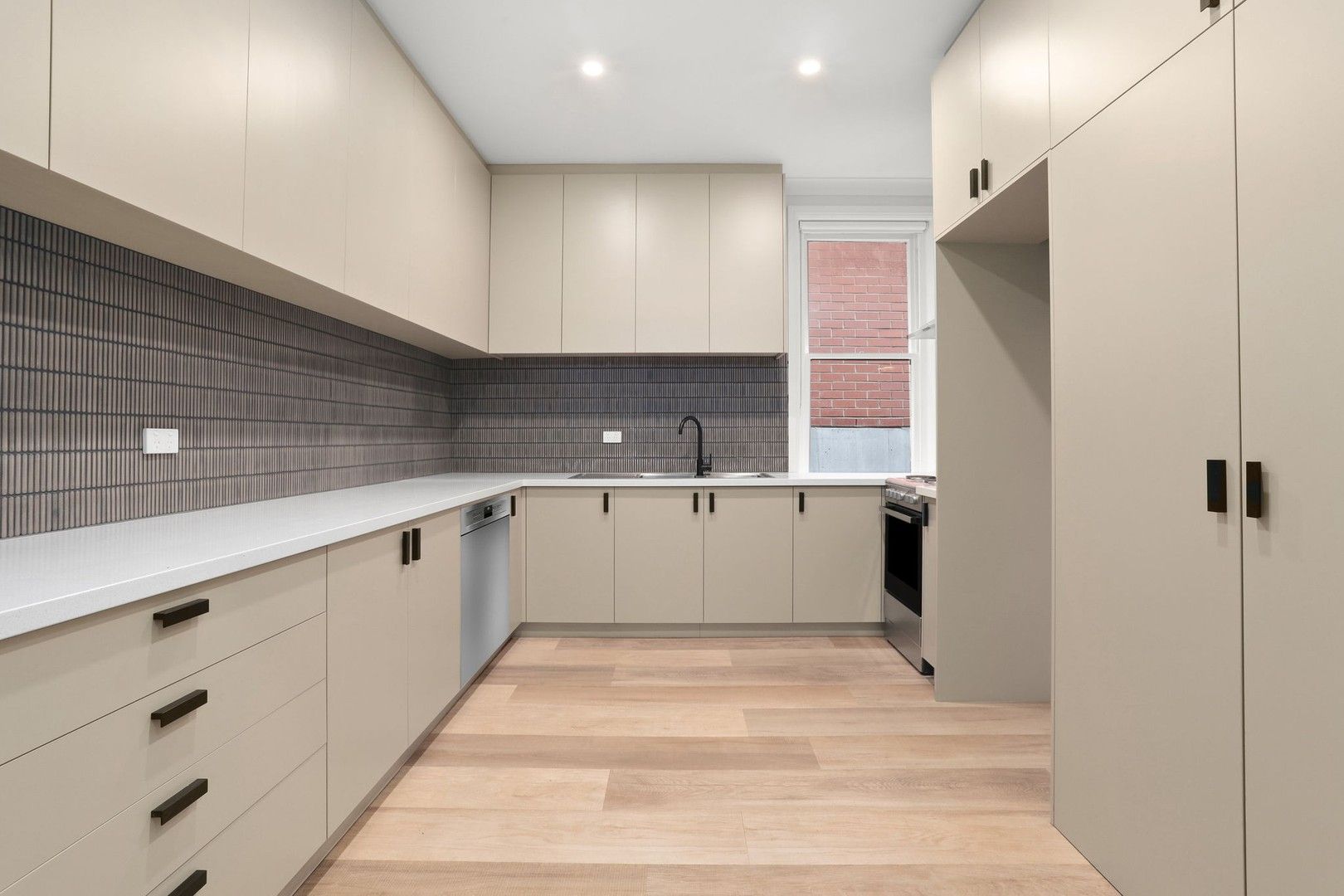 4 bedrooms Apartment / Unit / Flat in 1/293 King Street NEWTOWN NSW, 2042