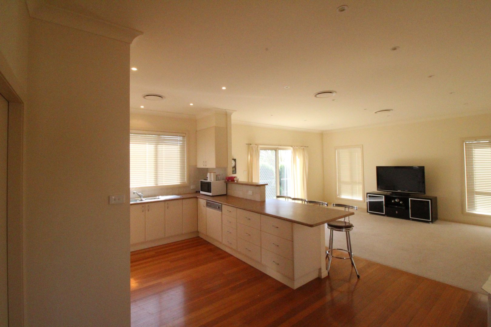 19 Powys Place, Griffith NSW 2680, Image 2