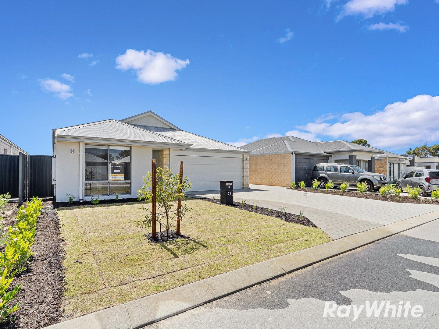 4 bedrooms House in 19 Dooragan Street BALDIVIS WA, 6171