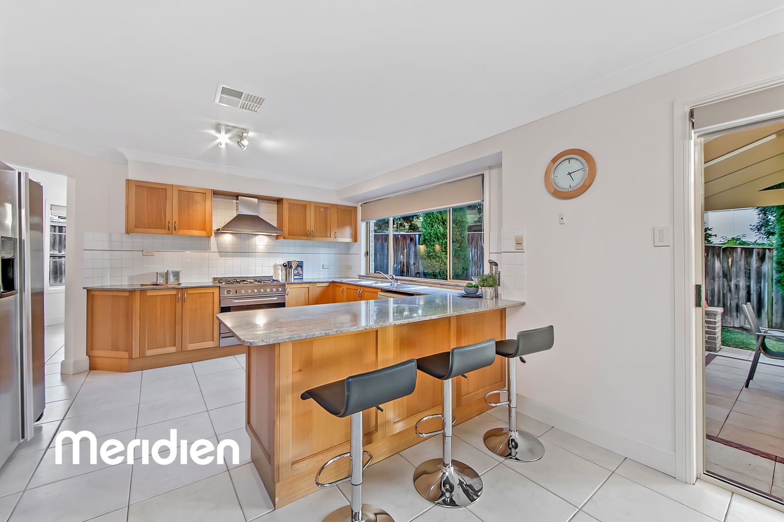 18 Highfield Place, Beaumont Hills NSW 2155, Image 2