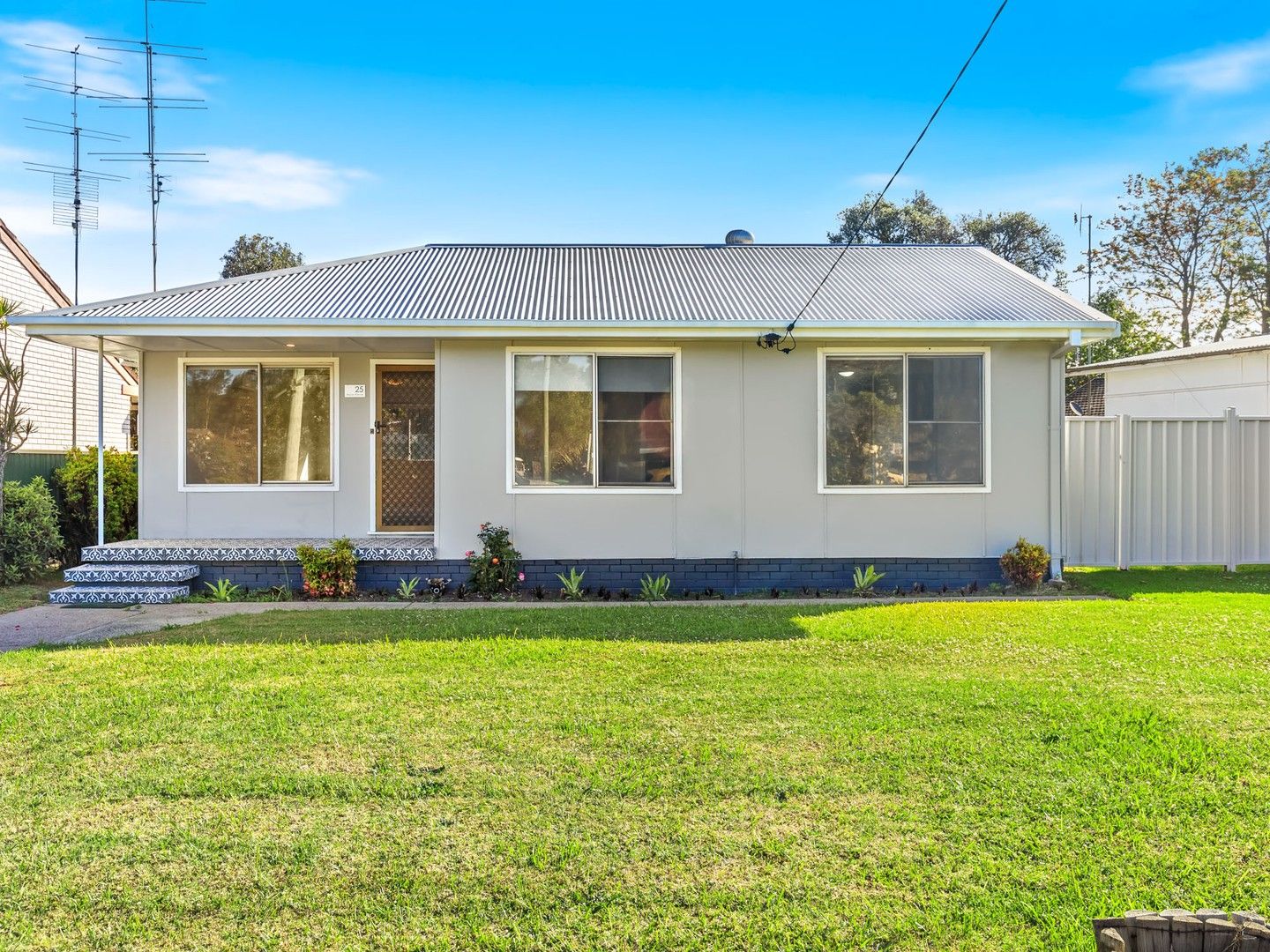 25 Boyce Avenue, Wyong NSW 2259, Image 0