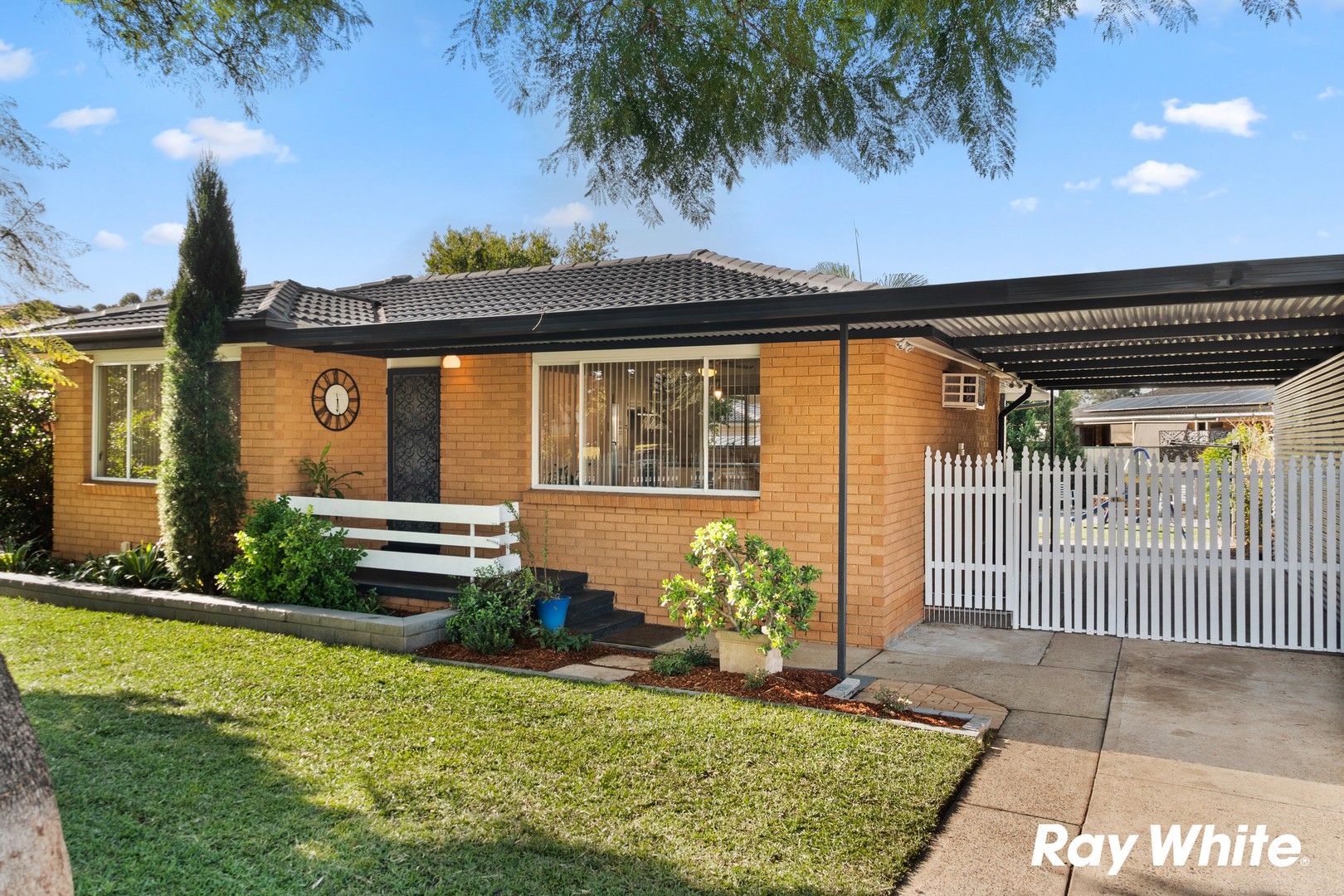 3 bedrooms House in 27 Nellie Stewart Drive DOONSIDE NSW, 2767