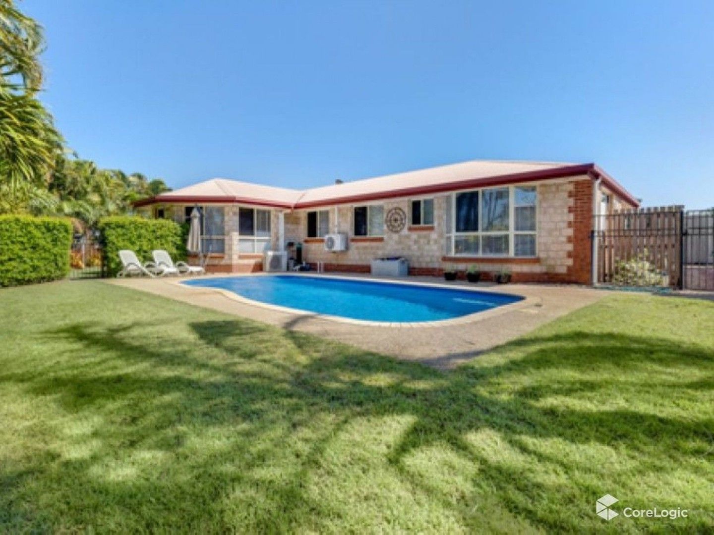 4 bedrooms House in 22 Marine Parade BUCASIA QLD, 4750