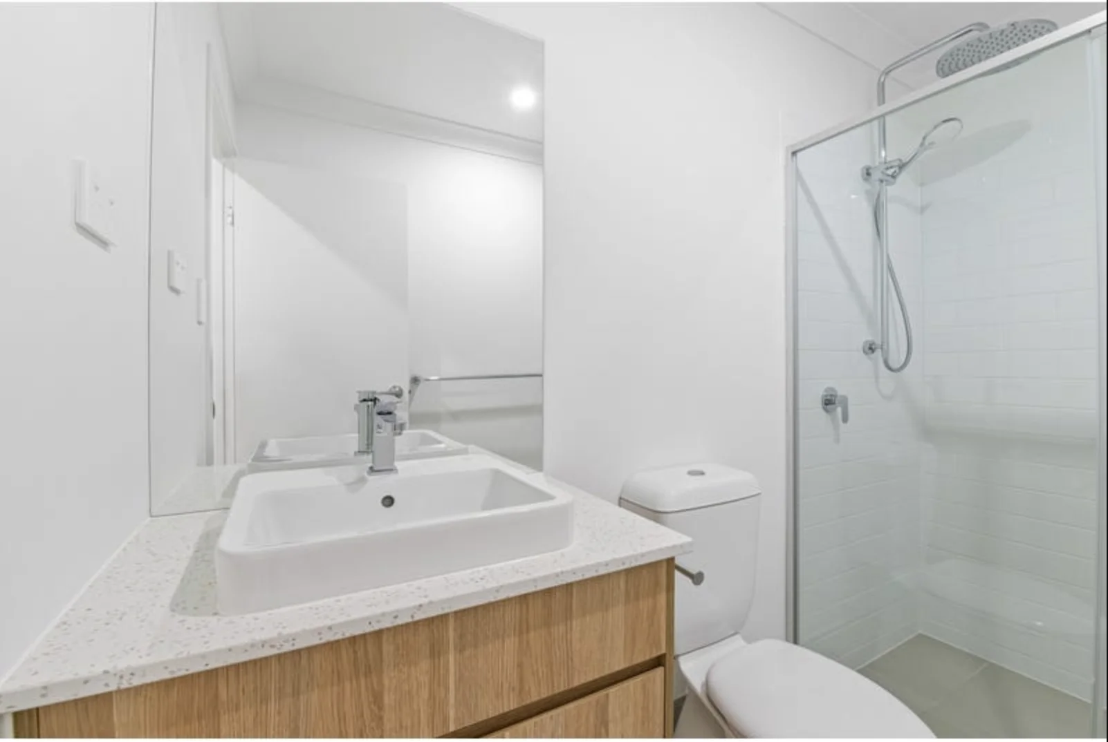 Additional image 8 of 10 Waterway Crescent, Hillcrest QLD 4118