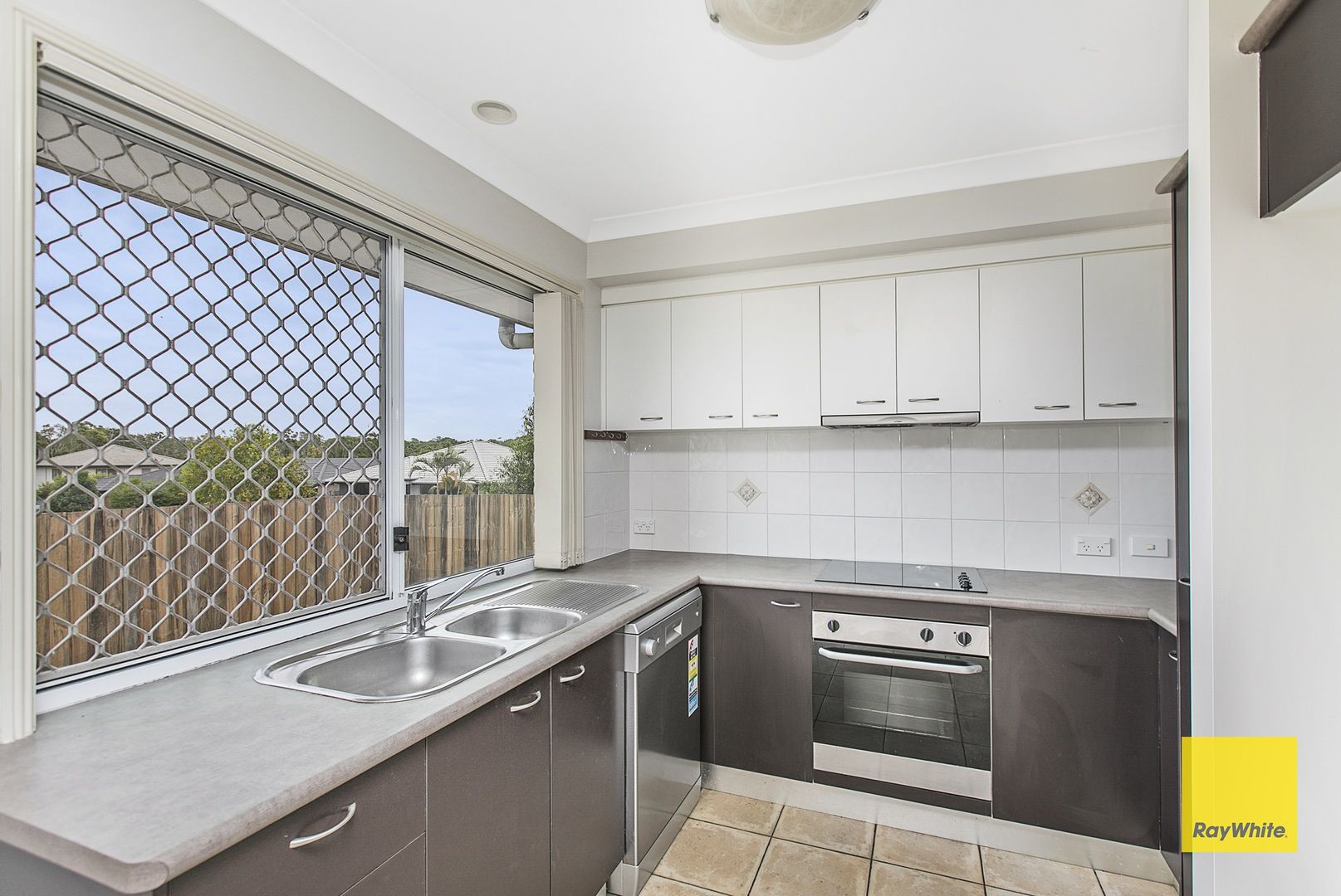 28 Burkett Crescent, Victoria Point QLD 4165, Image 1