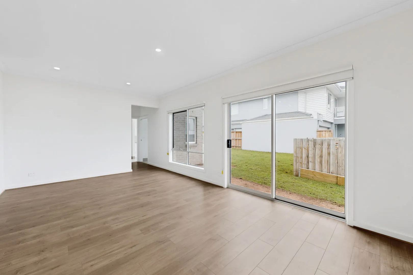 Thoughtfully Designed Family Living with Dedicated Study and Multiple Living Zones - Widok 6