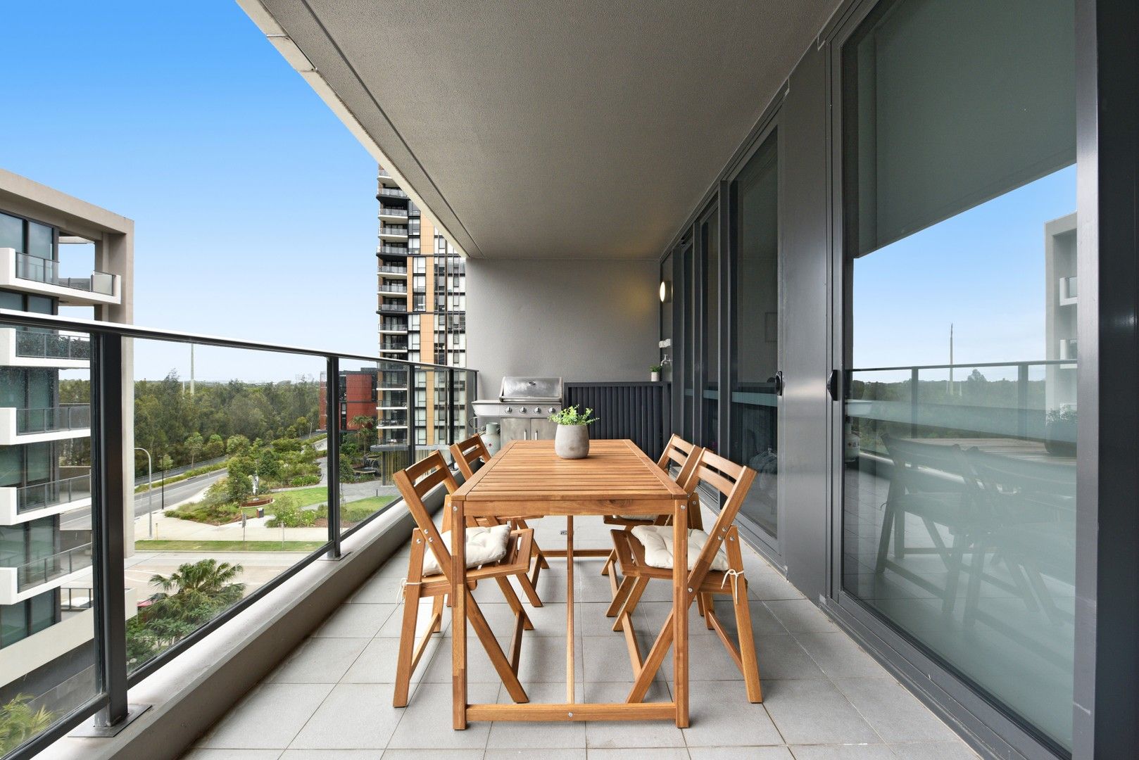 2 bedrooms Apartment / Unit / Flat in 608/55 Hill Road WENTWORTH POINT NSW, 2127