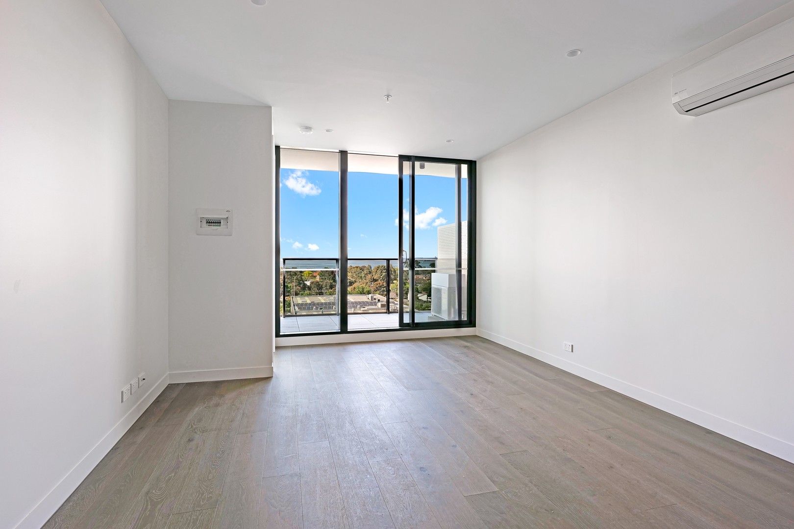 2 bedrooms Apartment / Unit / Flat in 513/3 Tarver Street PORT MELBOURNE VIC, 3207