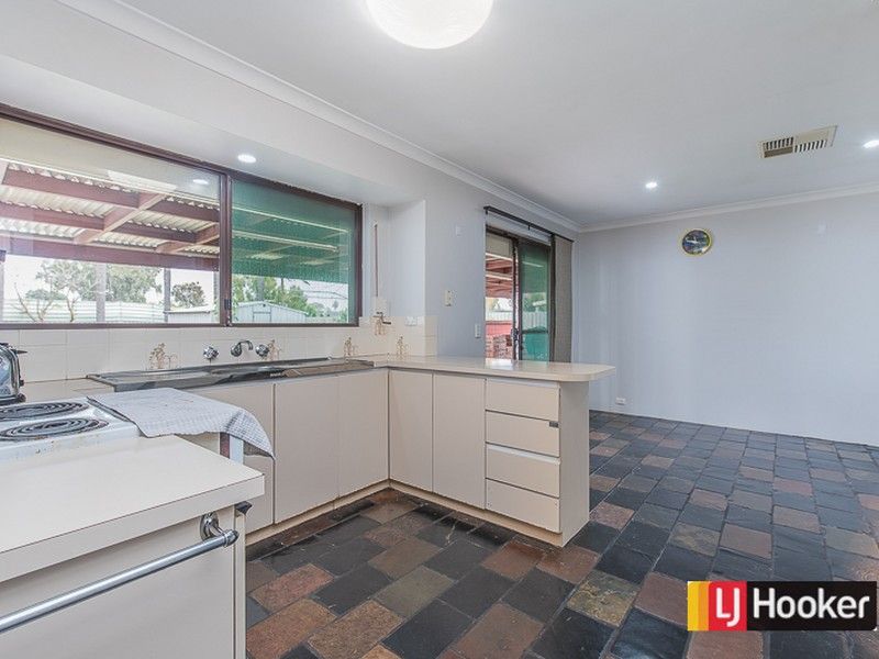 6 Kidman Court, Thornlie WA 6108, Image 2