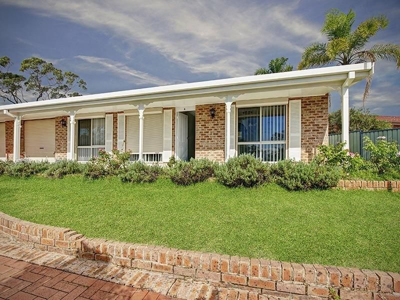 3 bedrooms House in 1/28 Courigal St LAKE HAVEN NSW, 2263
