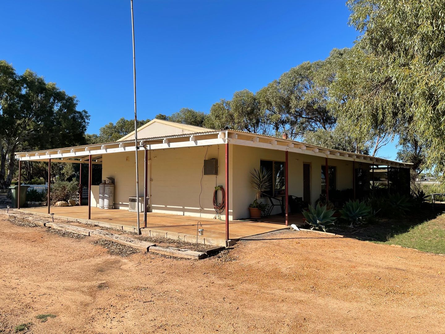 4 Watson Place, Dongara WA 6525, Image 2