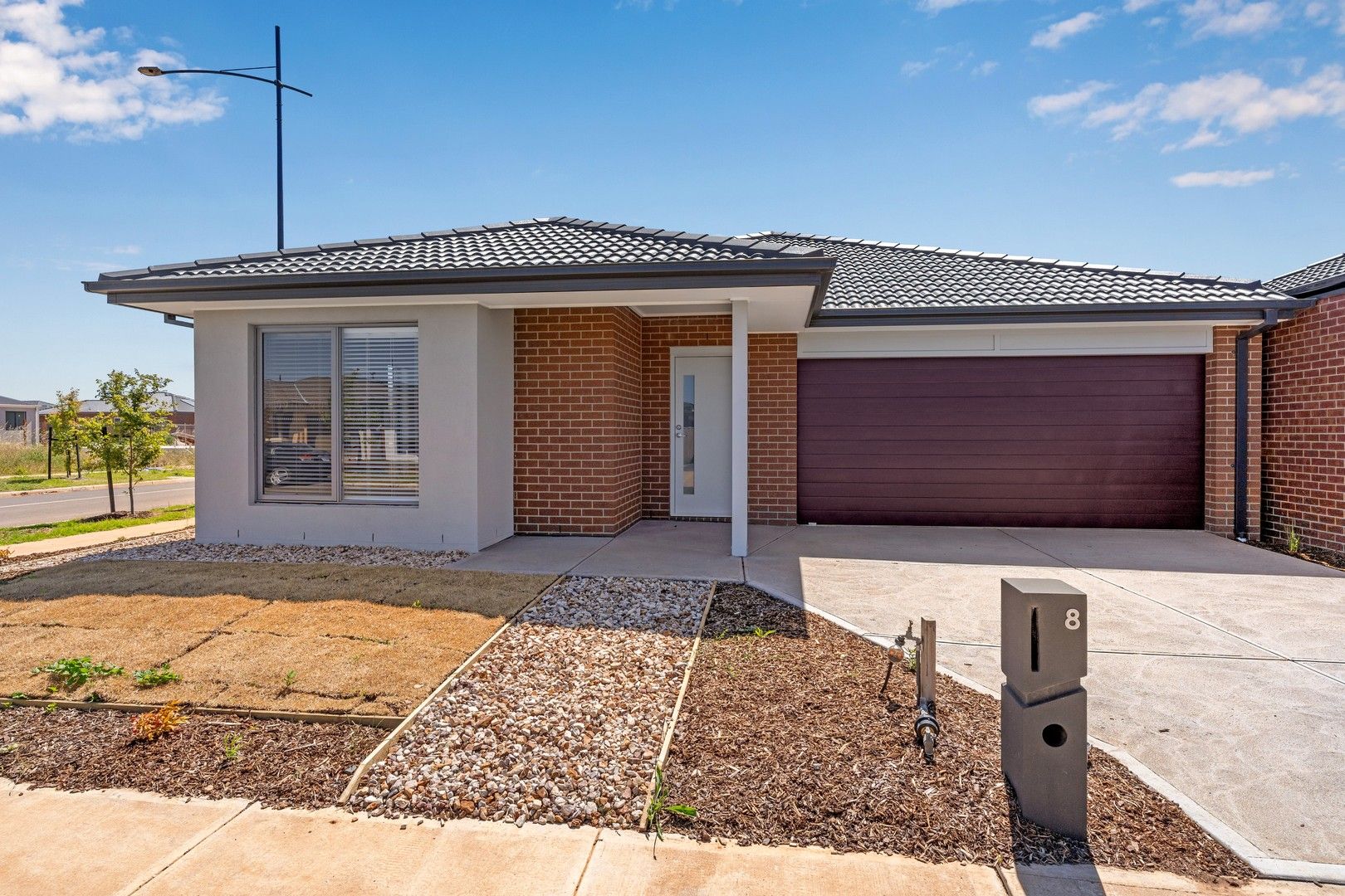 3 bedrooms House in 8 Metroon Drive WEIR VIEWS VIC, 3338