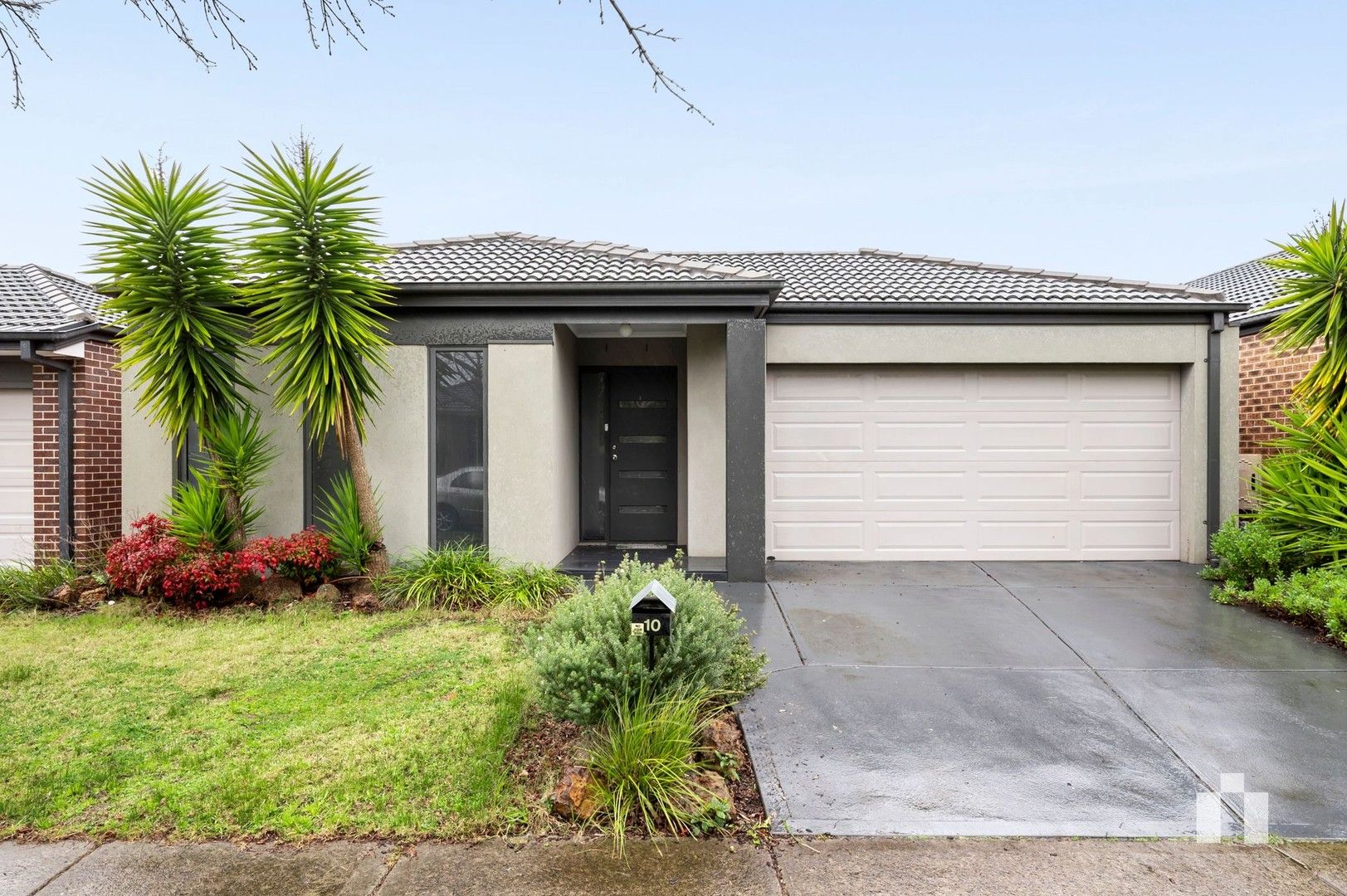 4 bedrooms House in 10 Borrack Crescent MERNDA VIC, 3754