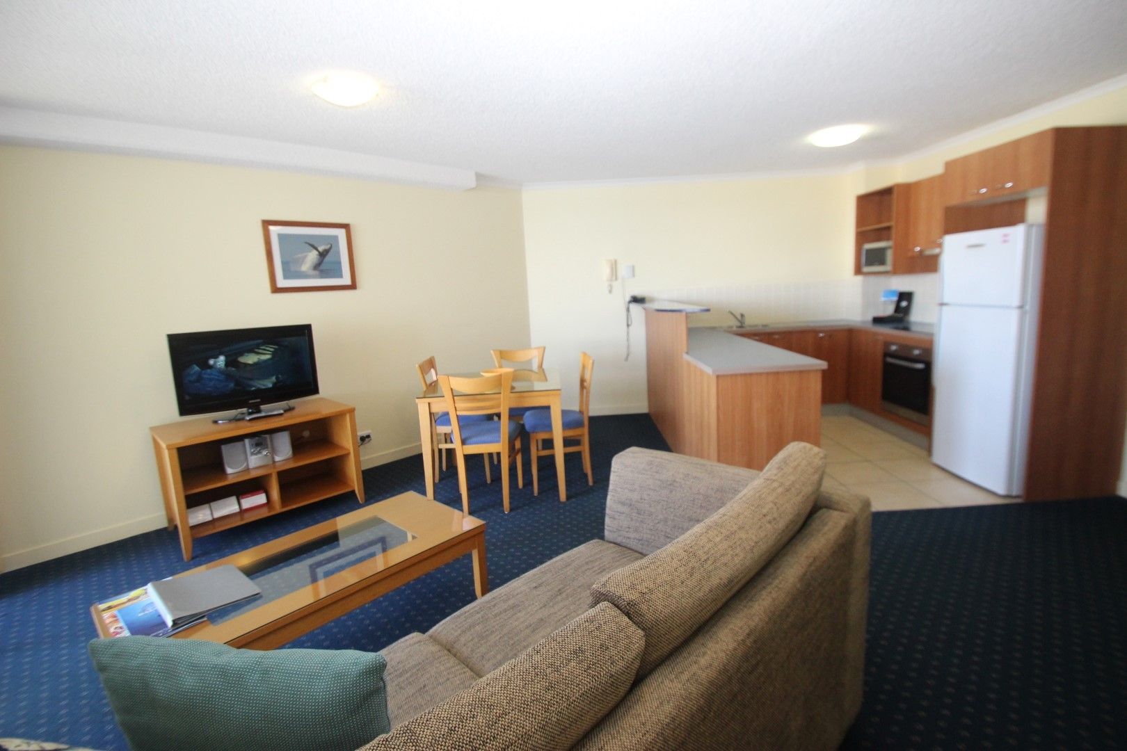 330 & 331/Mantra Resort, Buccaneer Drive, Urangan QLD 4655, Image 2