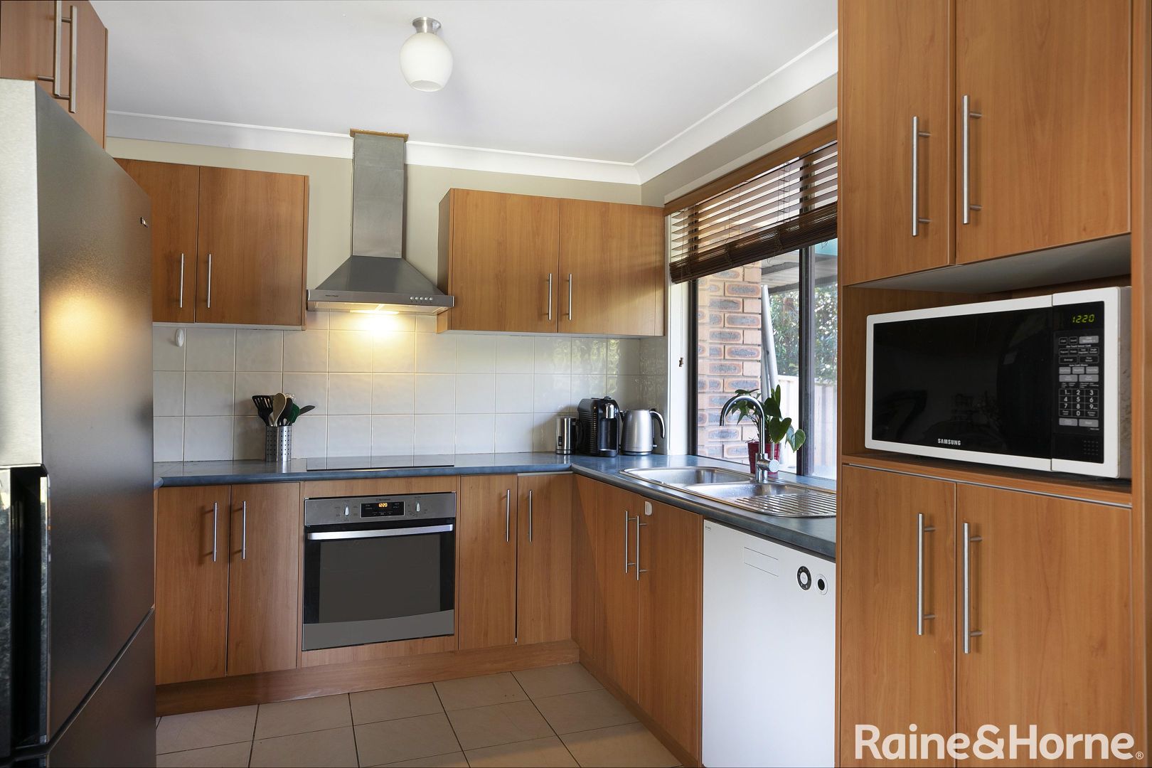 33 Stanley Street, Hill Top NSW 2575, Image 2