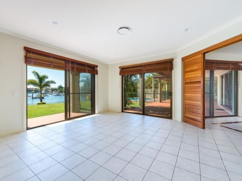 3104 Riverleigh Drive, Hope Island QLD 4212, Image 2