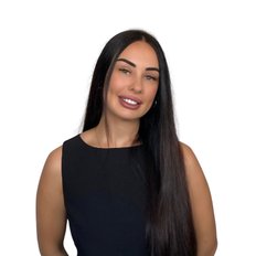 Demi Low, Sales representative