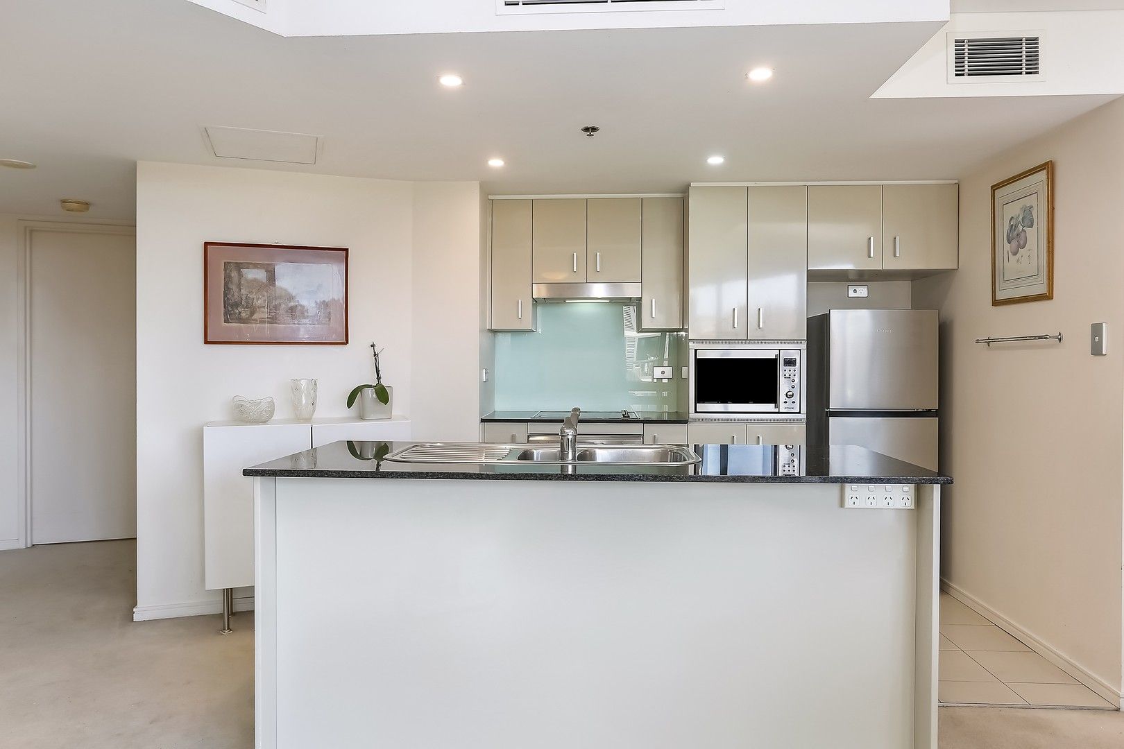 2 bedrooms Apartment / Unit / Flat in 405/1 Adelaide Street BONDI JUNCTION NSW, 2022