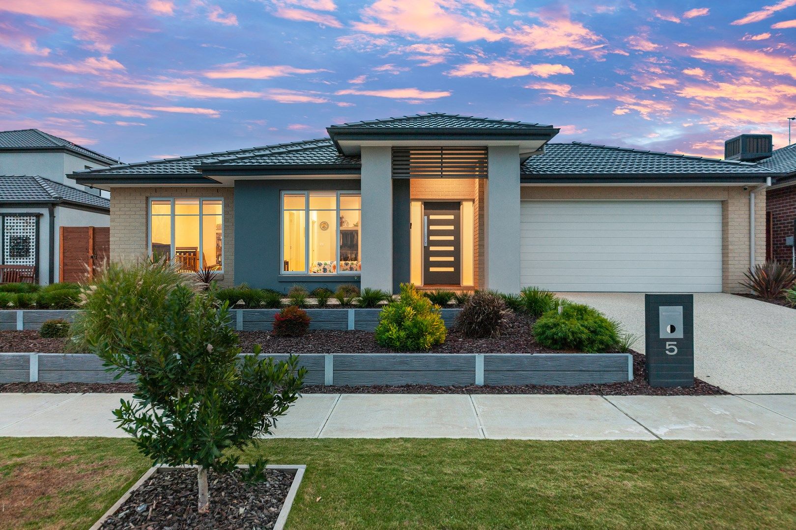 5 Sandymount Drive, Clyde North VIC 3978, Image 0