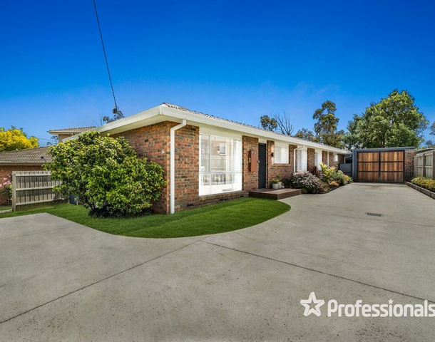 36 Barker Drive, Mooroolbark VIC 3138