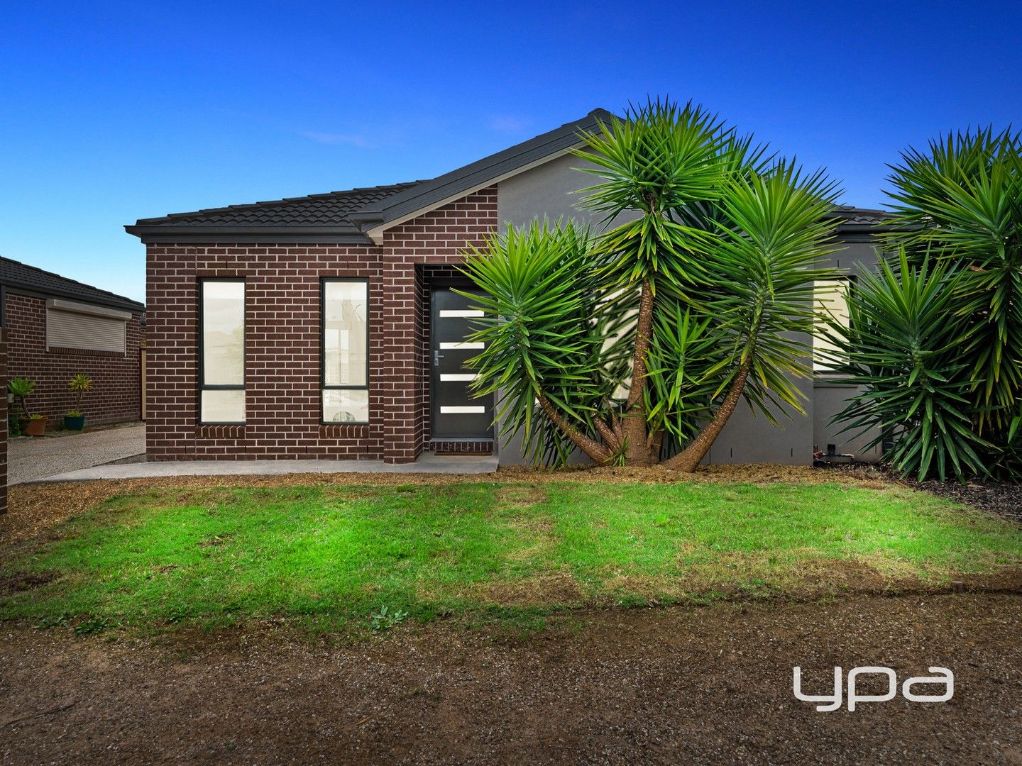2/3 Scarborough Crescent, Harkness VIC 3337, Image 0