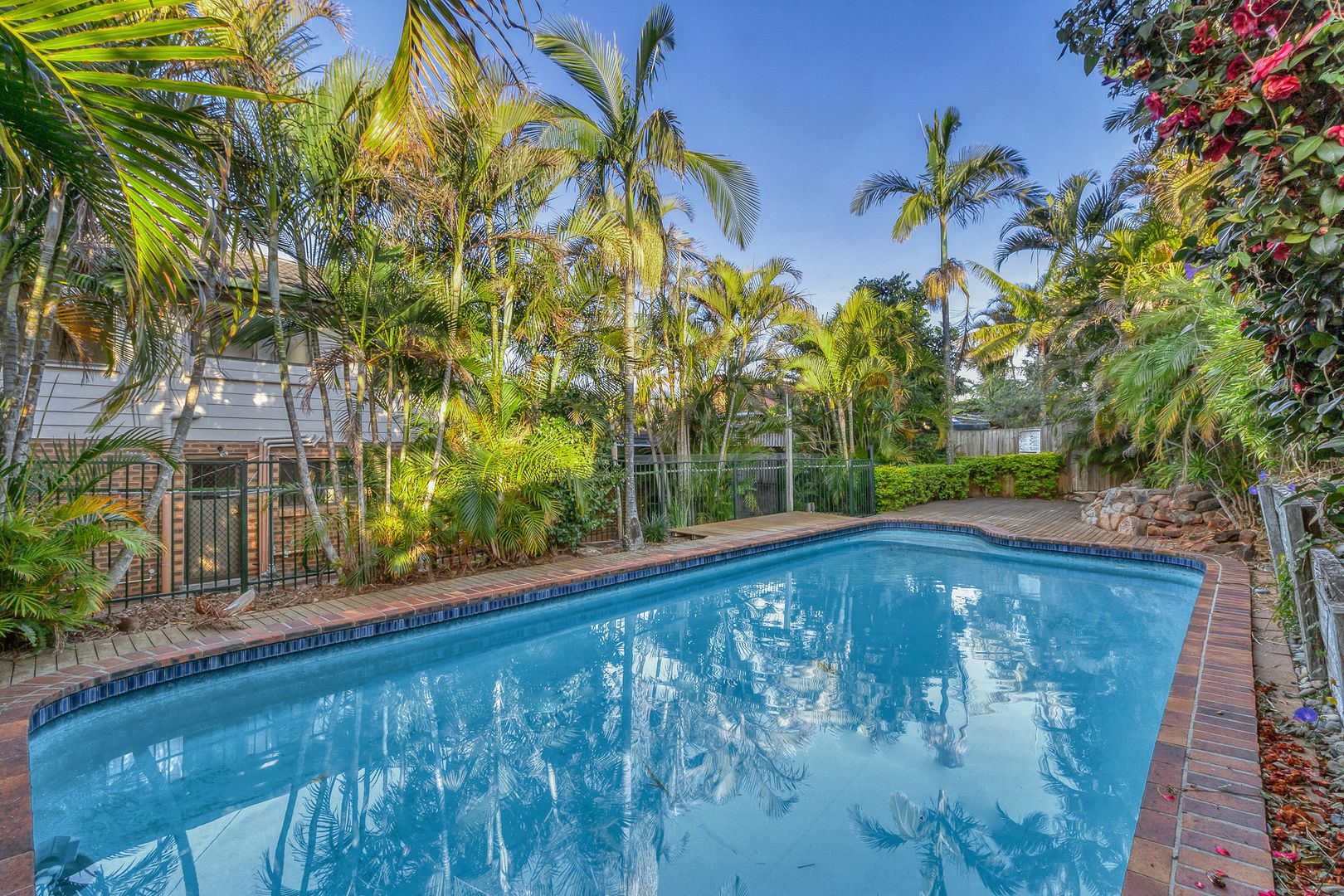 37 Sirocco Street, Jamboree Heights QLD 4074, Image 2