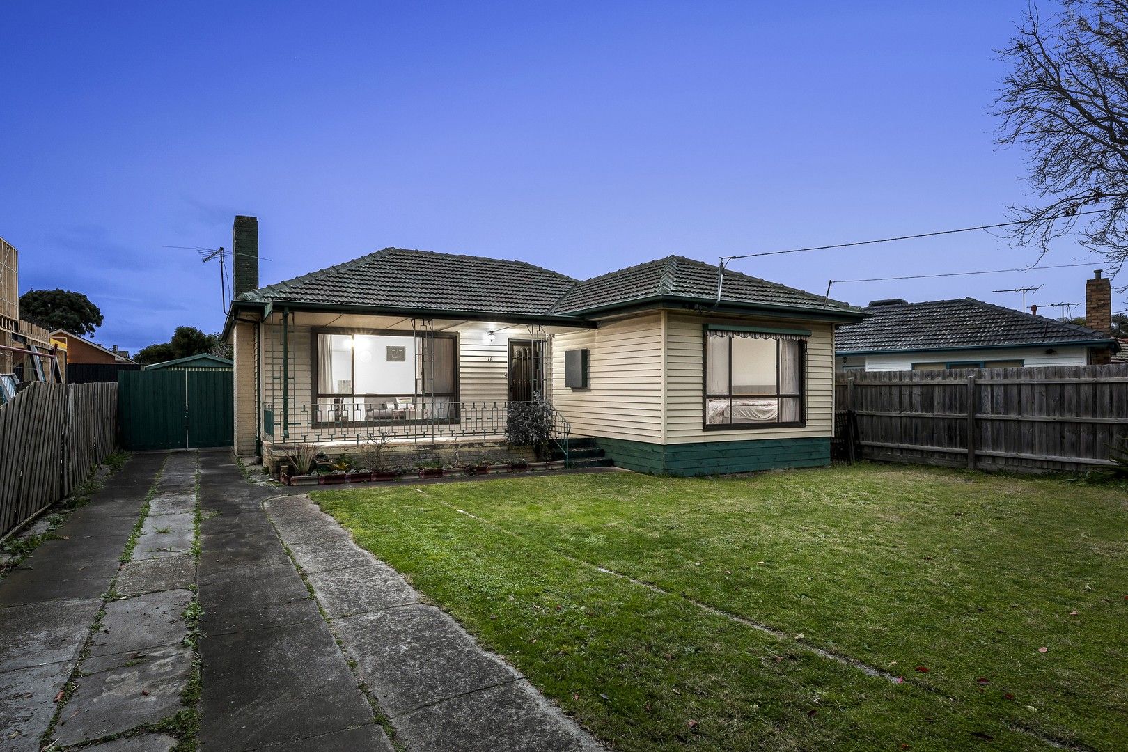 16 Arunta Crescent, Clarinda VIC 3169, Image 0