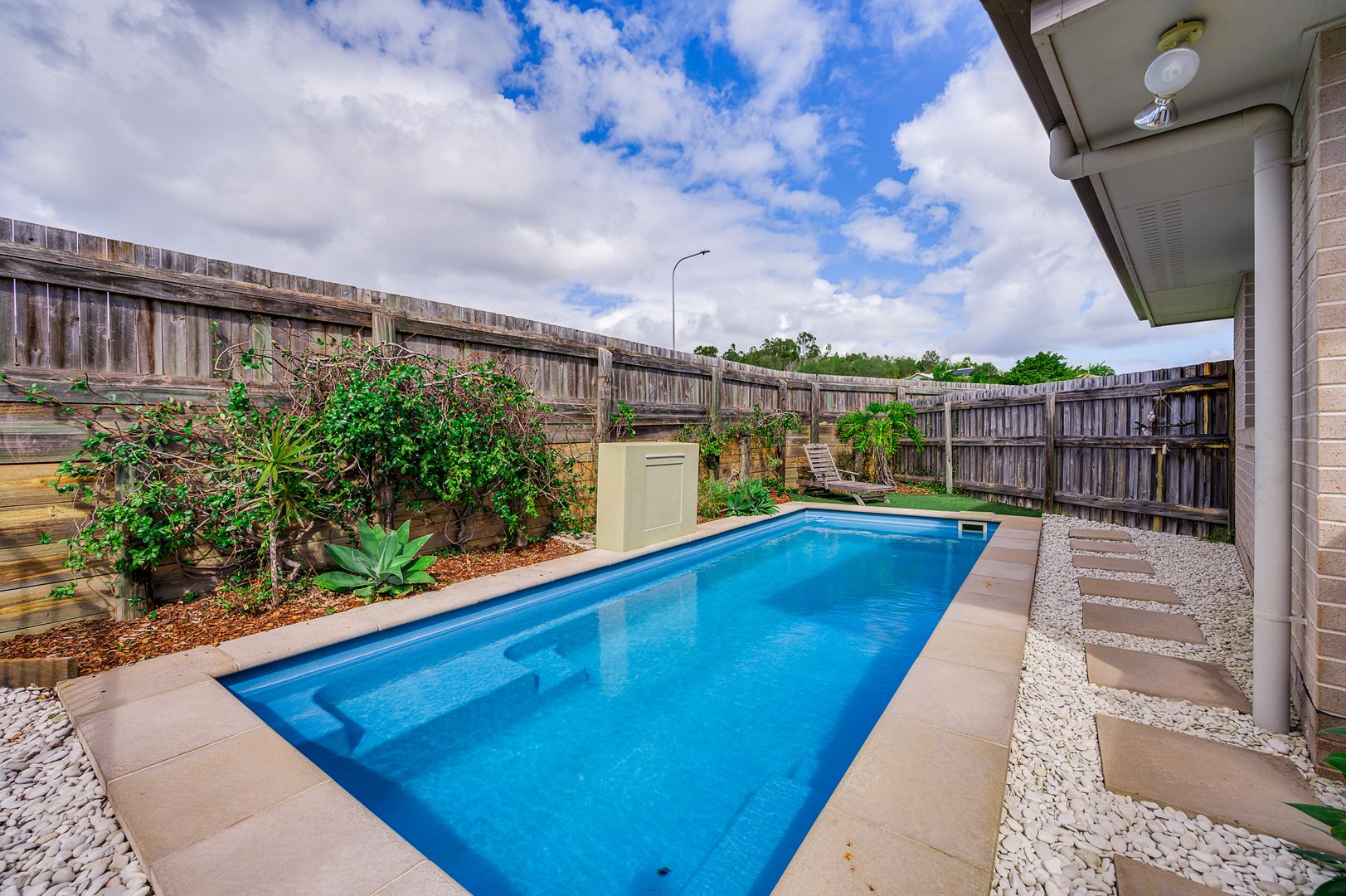 6 Linhow Crescent, Clinton QLD 4680, Image 2