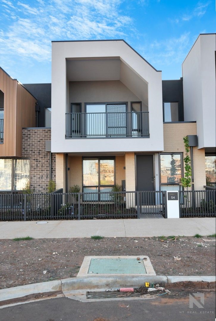 3 bedrooms Townhouse in 54 Main Street AINTREE VIC, 3336