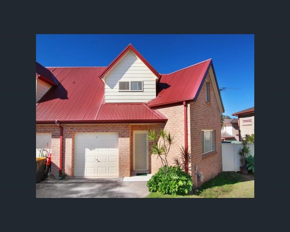 3 bedrooms Townhouse in 2/171-175 Targo Road GIRRAWEEN NSW, 2145