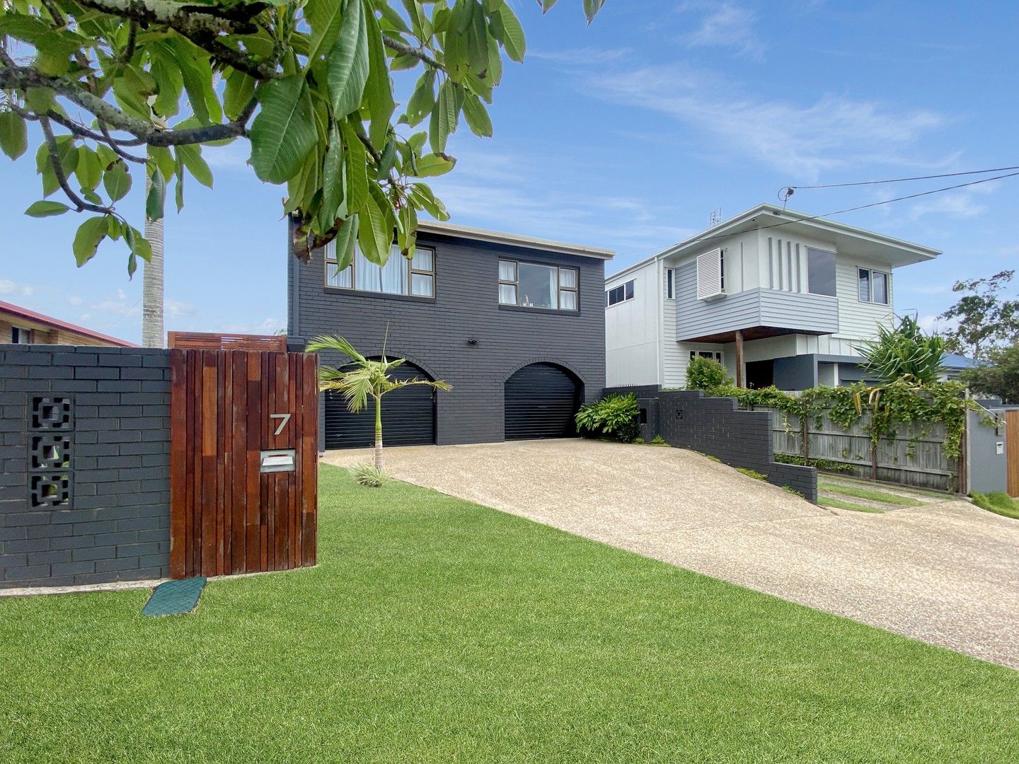 4 bedrooms House in 7 Russell Street MOFFAT BEACH QLD, 4551