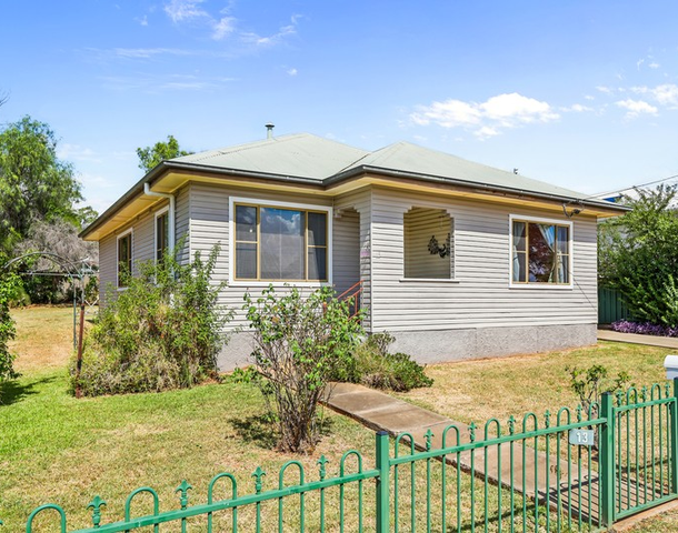 13 Victoria Street, North Tamworth NSW 2340