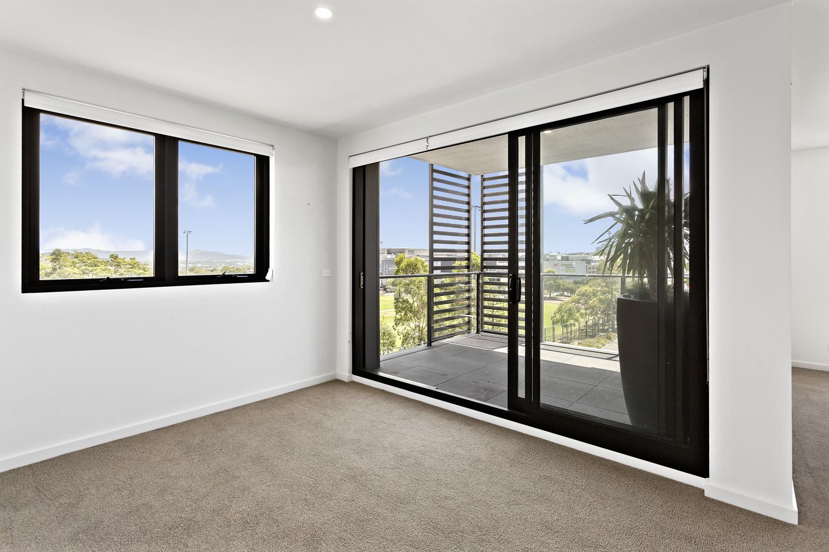 602/2 Charles Street, Charlestown NSW 2290, Image 2