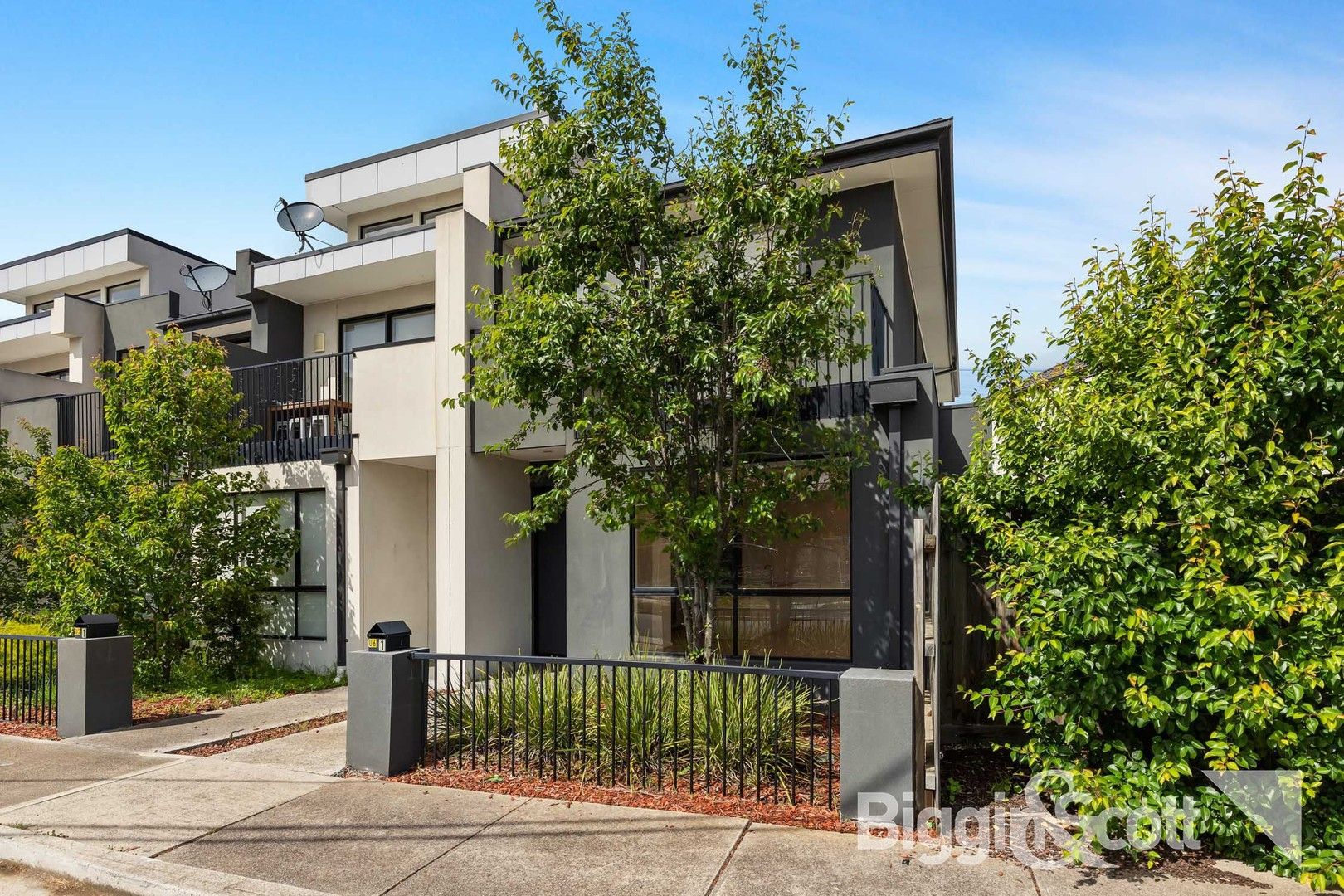 3 bedrooms Townhouse in 6/1 Clarendon Street MAIDSTONE VIC, 3012