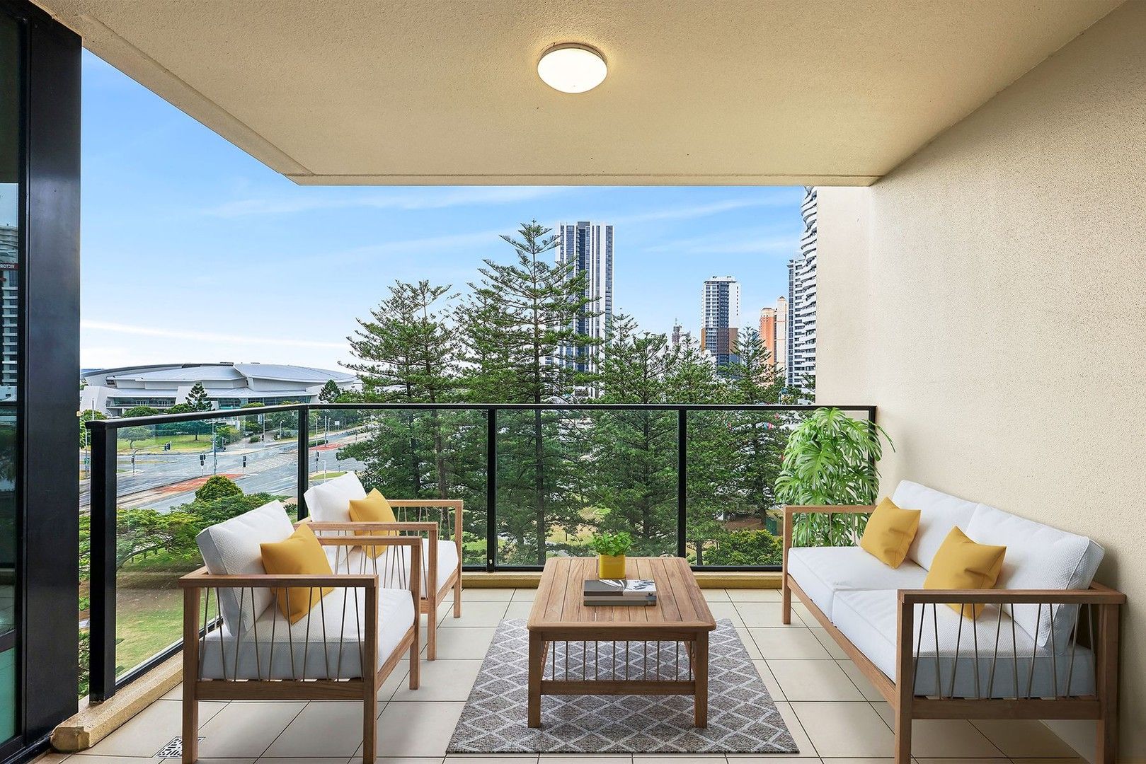 1 bedrooms Apartment / Unit / Flat in 604/2685-2689 Gold Coast Highway BROADBEACH QLD, 4218