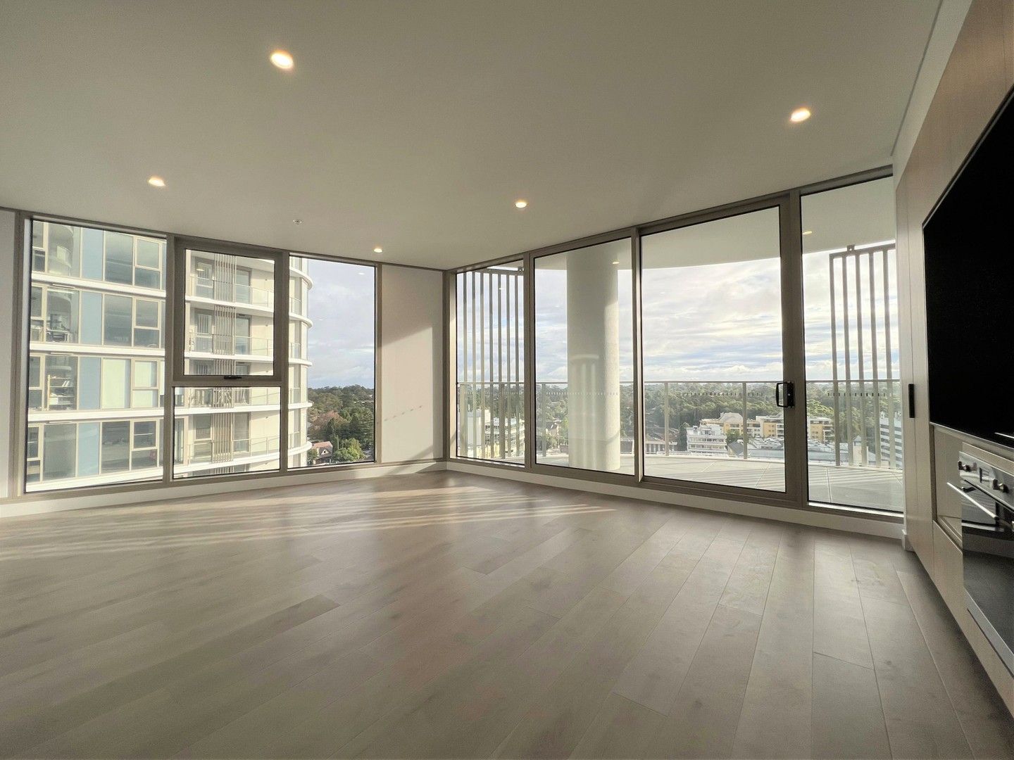 2 bedrooms Apartment / Unit / Flat in 902/8 Chambers Court EPPING NSW, 2121