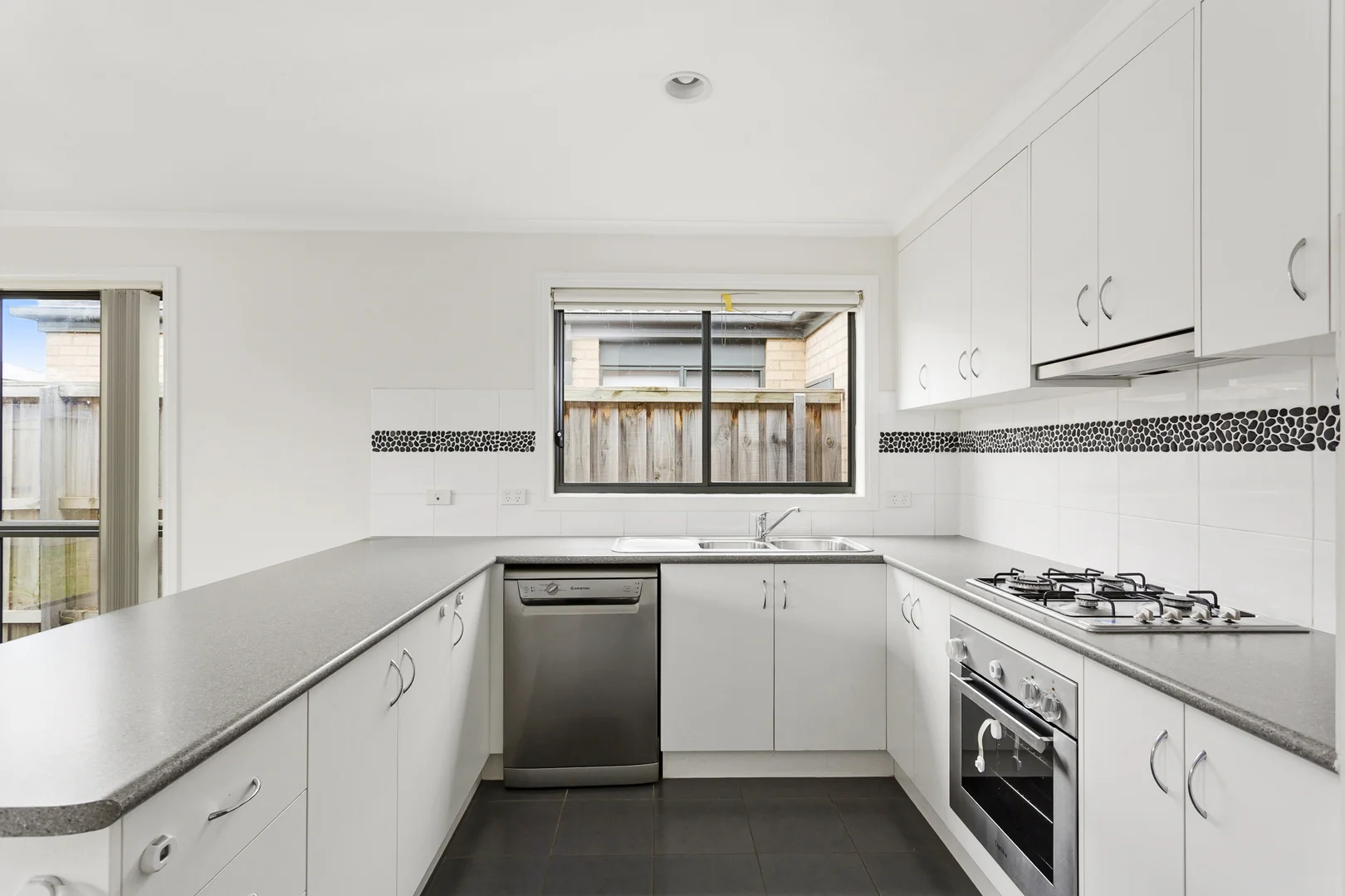 Additional image 2 of 18/7 Syme Road, Pakenham VIC 3810