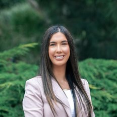 Ray White Northcote - Alannah Savvides