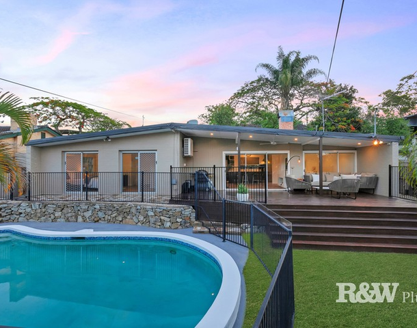 3 Fairholme Street, Kenmore QLD 4069