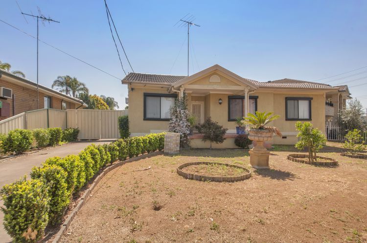 3 bedrooms House in 341 Blacktown Road PROSPECT NSW, 2148