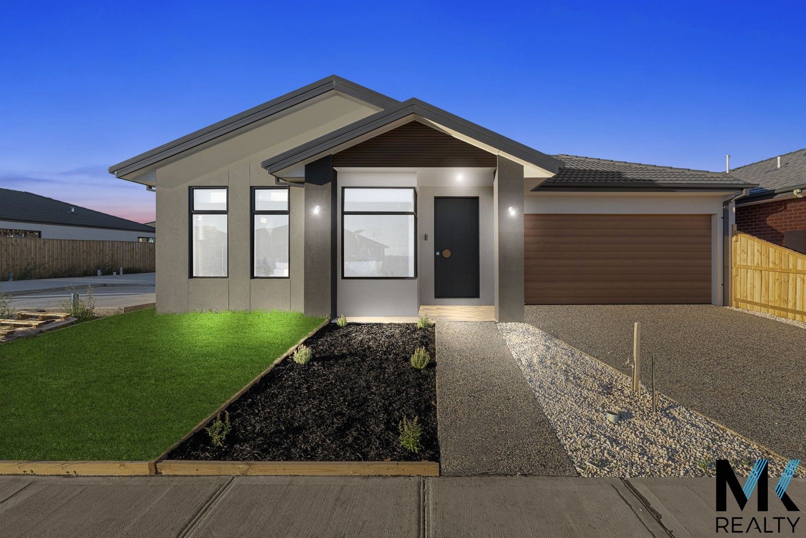 4 bedrooms House in 7 Petros Street FRASER RISE VIC, 3336