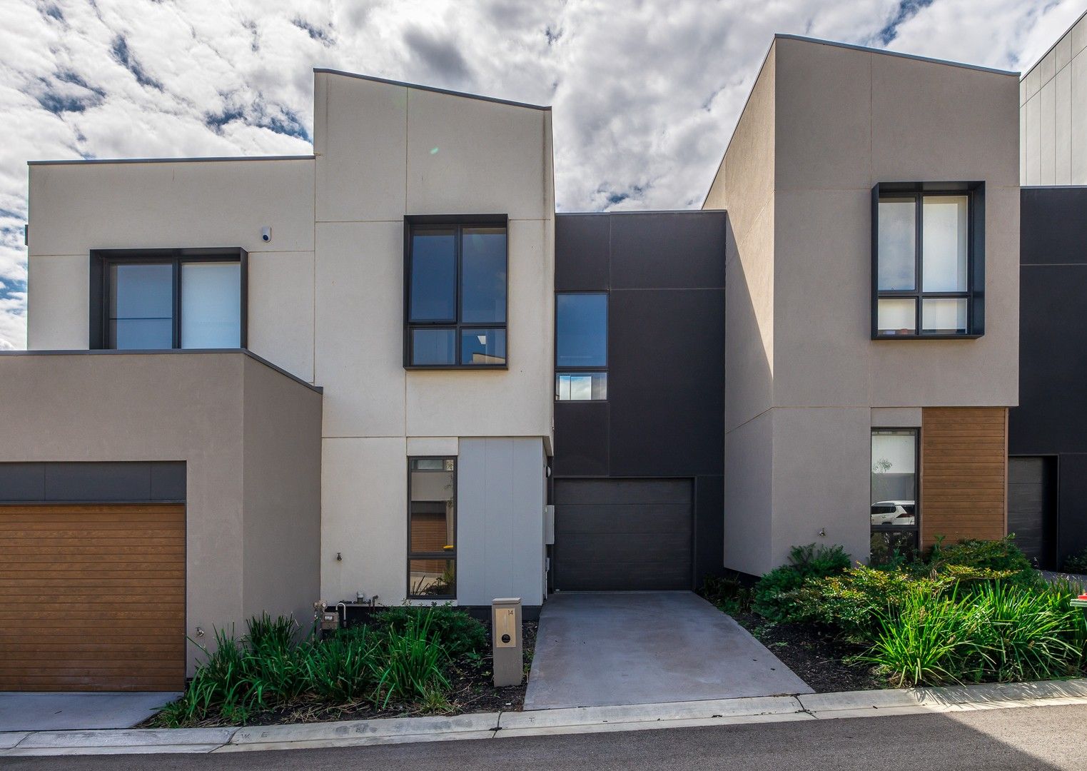3 bedrooms Townhouse in 14 Wilkinson Street NOBLE PARK VIC, 3174