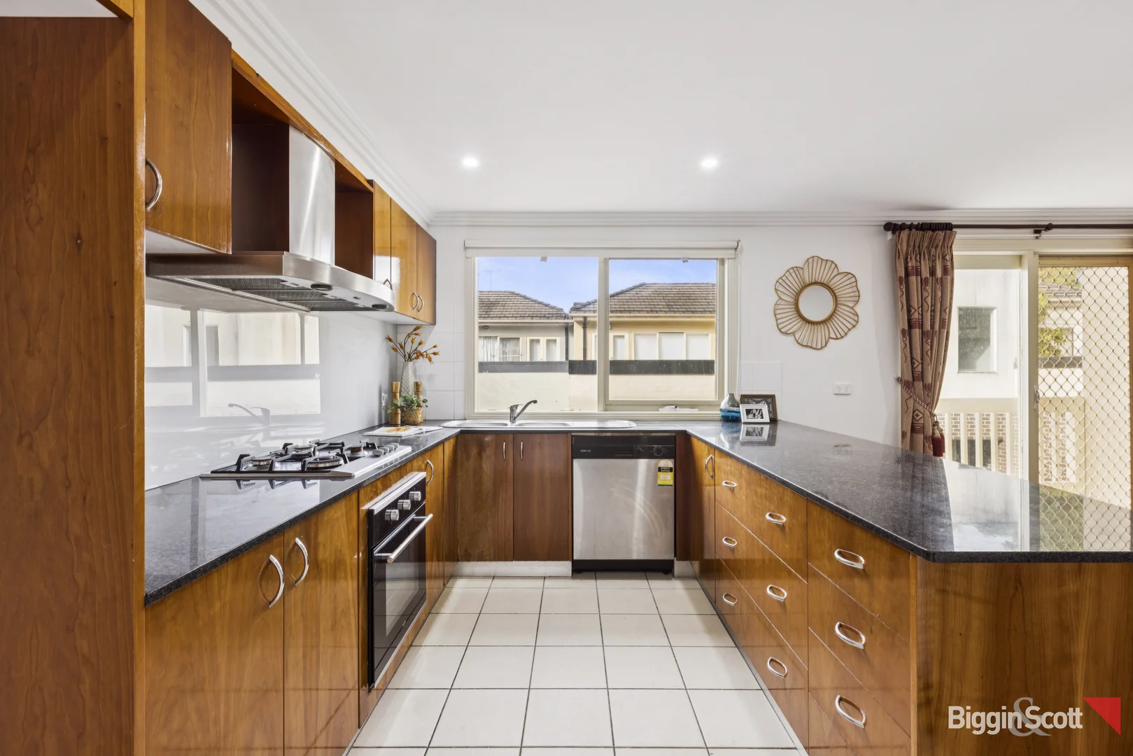 Additional image 6 of 2/27 Oxford Street, Box Hill VIC 3128