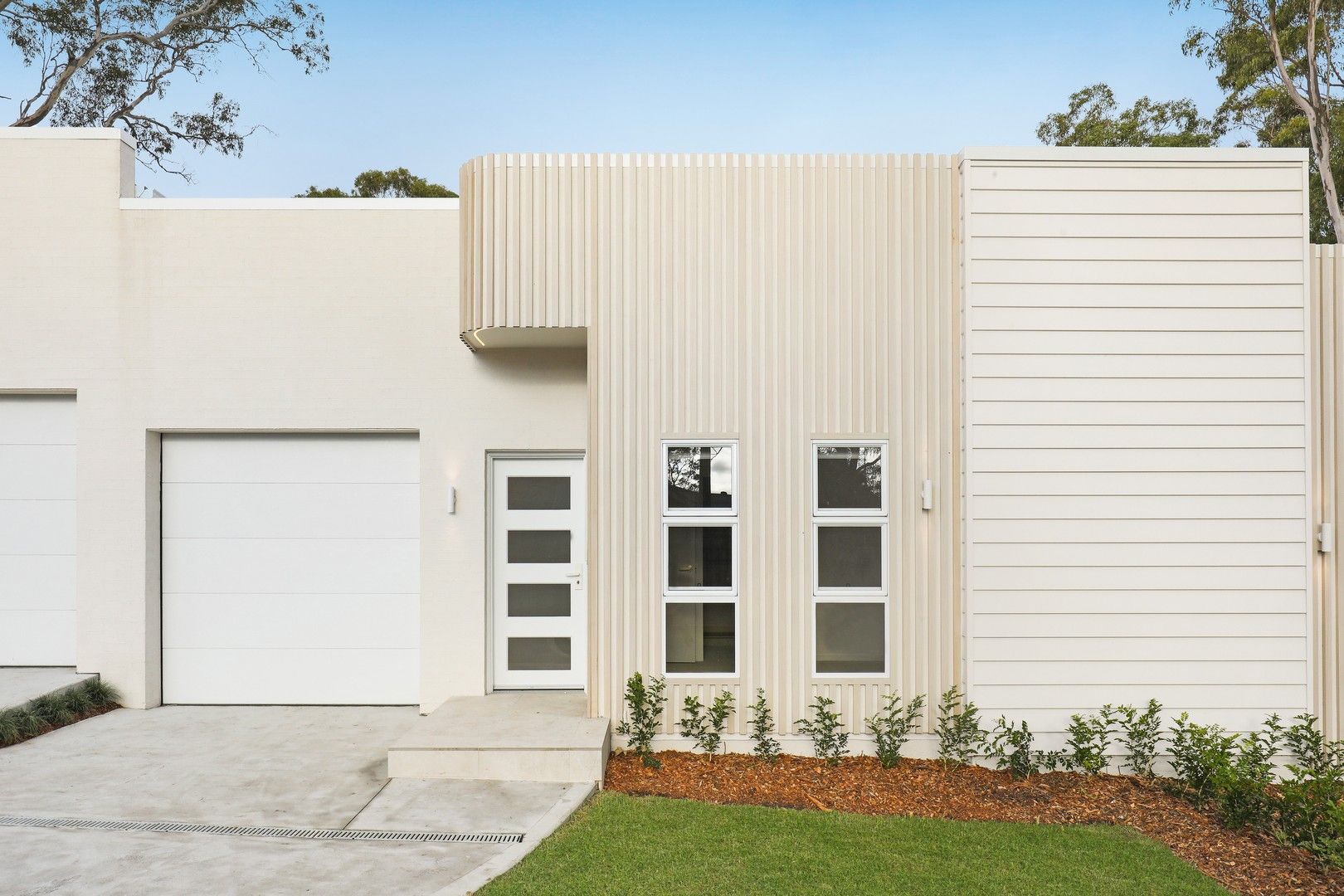 3 bedrooms Villa in 241B Farmborough Road FARMBOROUGH HEIGHTS NSW, 2526