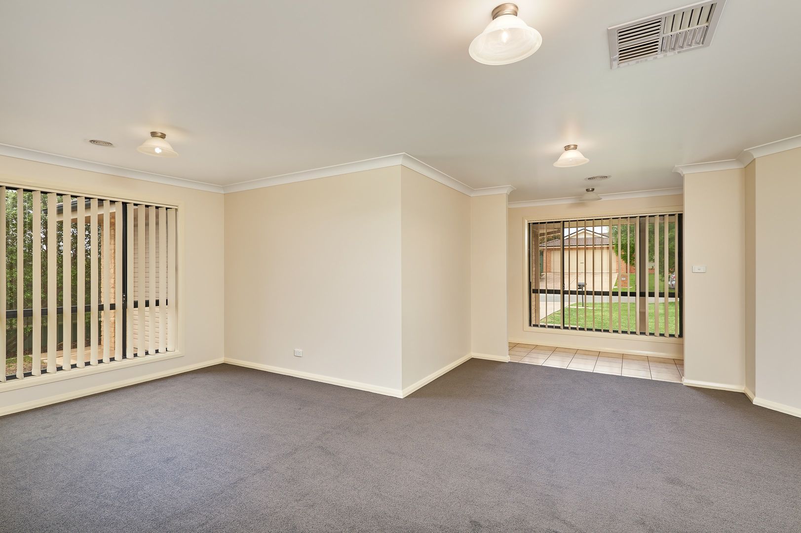 11 Protea Place, Forest Hill NSW 2651, Image 2